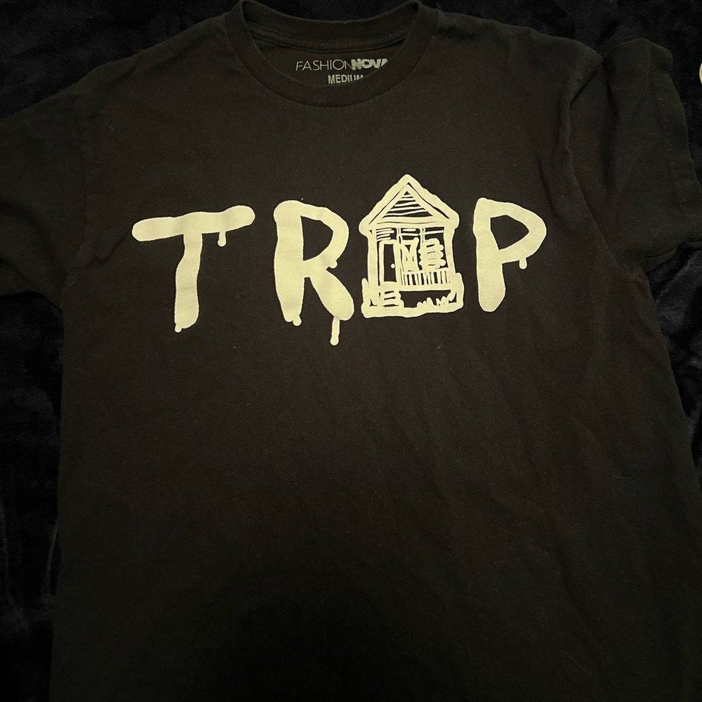 Fashion Nova T-shirt.